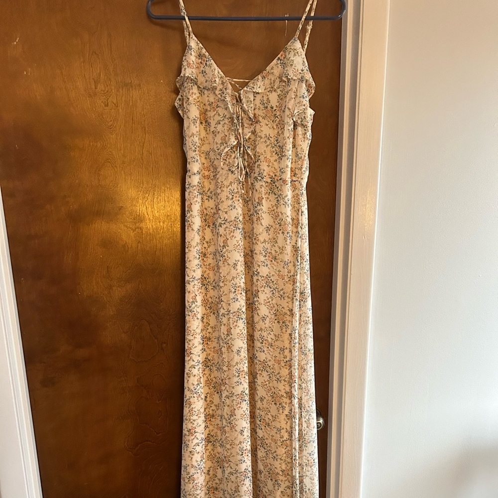 Lulu’s maxi dress size Small